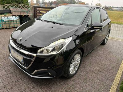 Peugeot 208 Klimatronic Nawigacja Pakiet chrom Parktronic niski przebieg