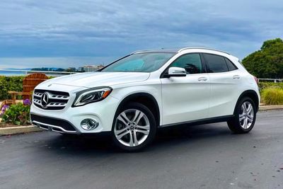 Mercedes-Benz GLA Mercedes-Benz GLA Premium i Komfort / Panoramą