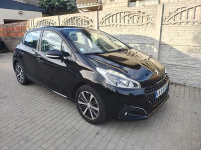 PEUGEOT 208 Benzyna Panorama 5 drzwi