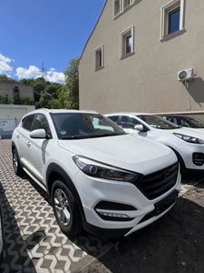 Hyundai Tucson 1,6 - 132 KM, Kamera, Hak, Nawigacja, Czujniki
